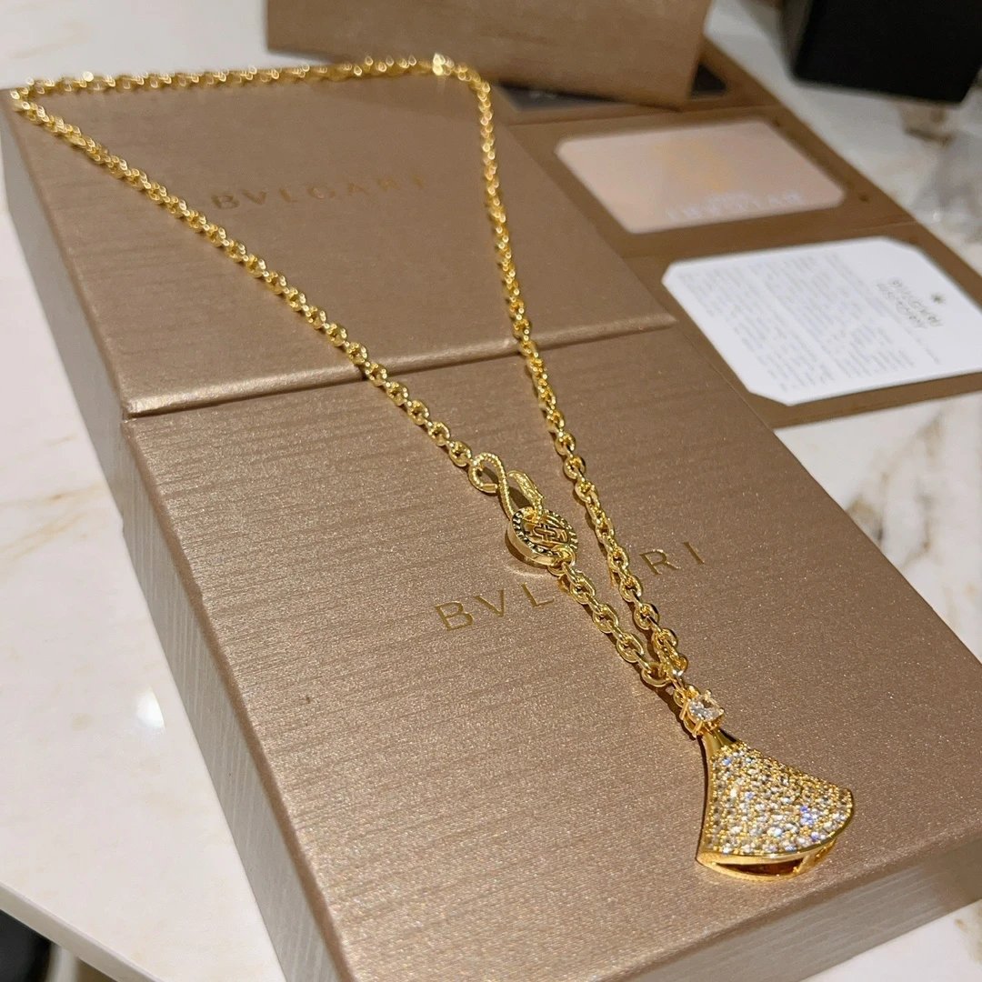 BULGARI DIVAS' DREAM Bulgari necklace V gold material  